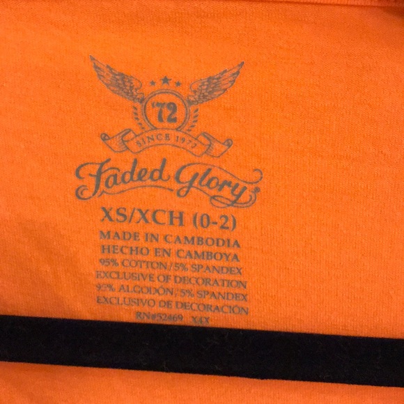 BUNDLE ONLY PLS.  Cute laced top - Picture 2 of 3